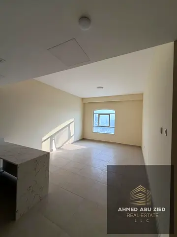 Elegant brand-new 1-bedroom apartment with a comfortable layout, Arabian Gulf view, prime Ajman Corniche location, payable in 4 installments.