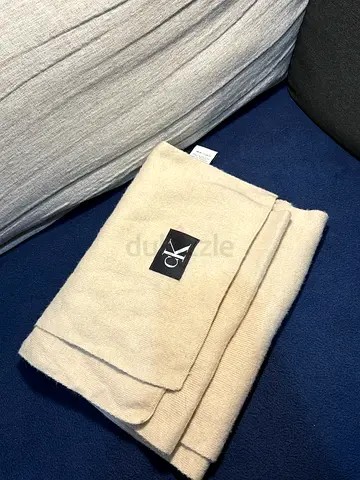 Calvin Klein beige knit scarf - gently used