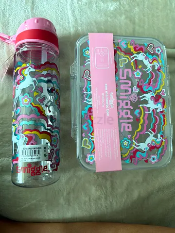NEW unicorn bento lunch box + matching water bottle - Smiggle