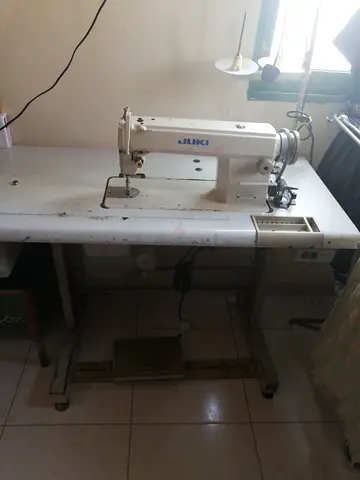 JUKI Industrial Sewing Machine with Work Table (Straight Stitch)