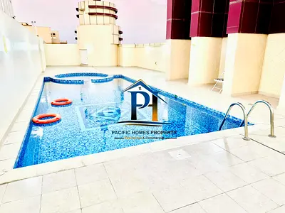 HUGE 2 BHK WITH BOTH MASTER ROOMS,3 WASHROOMS HIGHLY MAINTAINED BUILDING