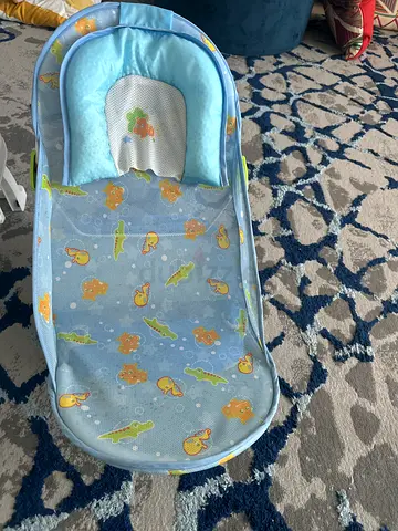 Lightweight Baby Bath Tub / Infant Bath Seat with Cushion - Blue