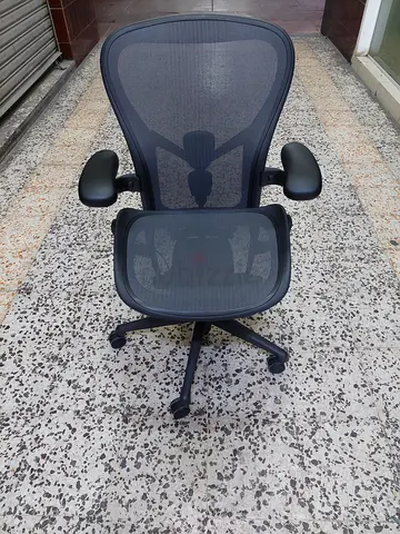 .Remastered Herman Miller Aeron Chair Graphite Fully Adjustable Size C