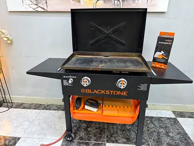 Blackstone 28-inch Gas Flat Top Griddle with Stand and Side Shelves