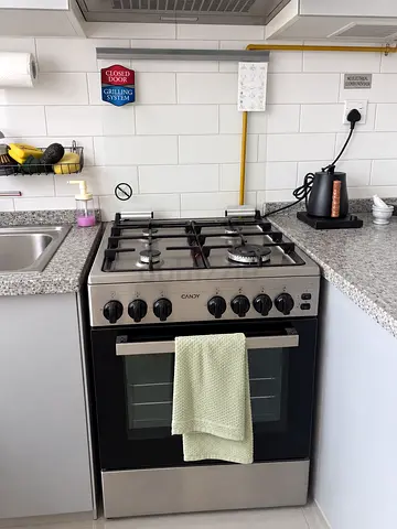 Candy freestanding gas cooker with oven - good working condition