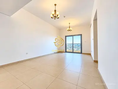 1 Month Free ! Close To Circle Mall | Luxury Apartment | Bright And Elegant | Huge Balcony