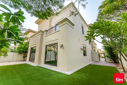 Corner Plot I Immaculate Unit | Pool and Park