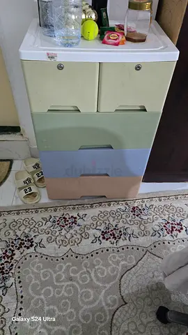 Small 4-drawer plastic storage cabinet - pastel colors, good condition