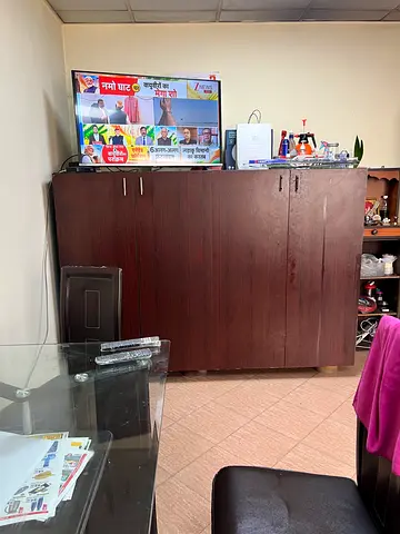 Bed space available for an executive bachelor