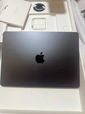 MacBook pro 14 inch m5