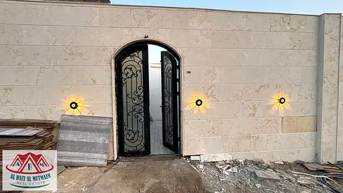 بيت اربعة غرف وصاله زاوية نظيف مع التكييف في المنصورة