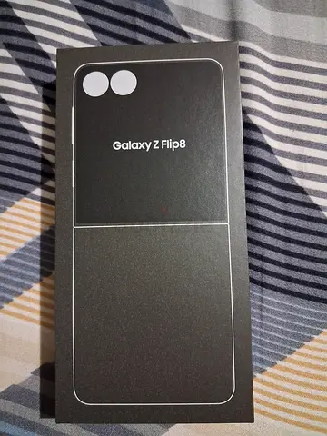 Samsung Galaxy Z flip 8 ( Pink)