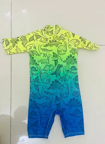 Swimwear 4-5 yrs boy or girl ( next brand)