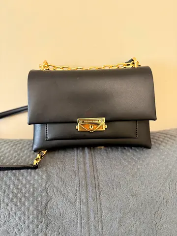 Authentic MK Black leather shoulder bag new condition
