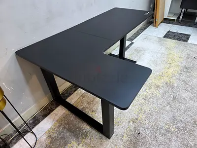L-shaped black modern computer and gaming desk - good condition
