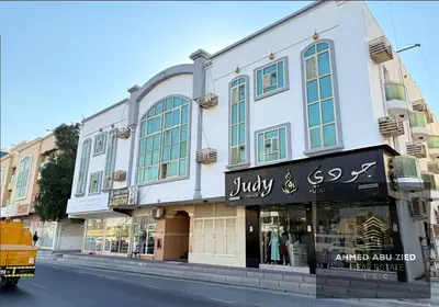 بناية سكنية تجارية للبيع في عجمان – الروضة