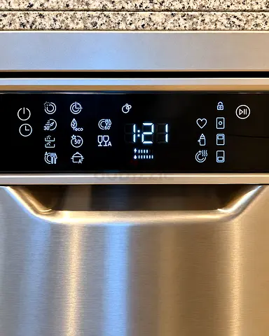 Premium Dishwasher 15 Place Settings - 10 Programs - 1 Year Old