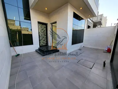 تاون هاوس جديد أول ساكن بخمس غرف وتشطيبات راقية وتصميم عصري ومساحات واسعة تجمع بين الأناقة والراحة وتوفر لعائلتك الخصوصية والسكن المثالي