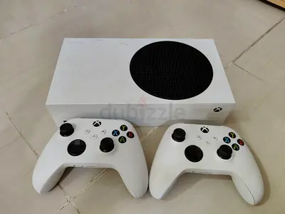 Xbox Series S (512GB) White - Bundle with 2 Controllers & All Cables