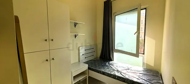 Full Furniture  Partition Room Available Move-in.