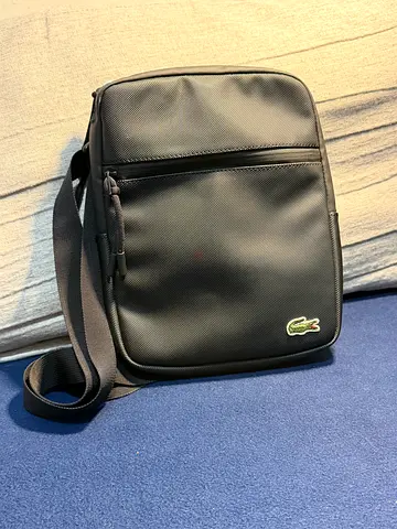 Lacoste small black crossbody shoulder bag, good condition (zipper not open fully)