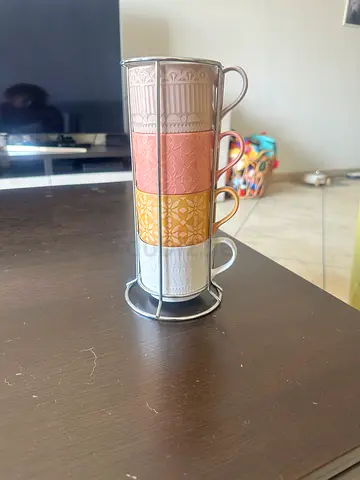 4 tea cups with stand