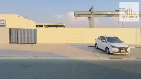 For sale: A 16,000-square-foot plot (yard/enclosure) in Al Sajaa, Al Hanou Al Jalil. It is divided
