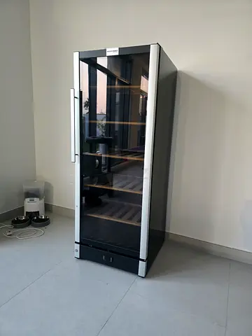 Vestfrost Wine 🍷 Beverage Cooler 147 Bottles With Excellent Condition Same As Like New