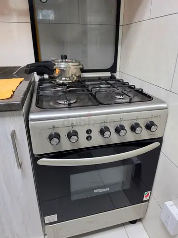 Used freestanding gas cooker with oven - good working condition