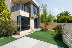 End Unit l Move In Ready l Upgraded Backyard
