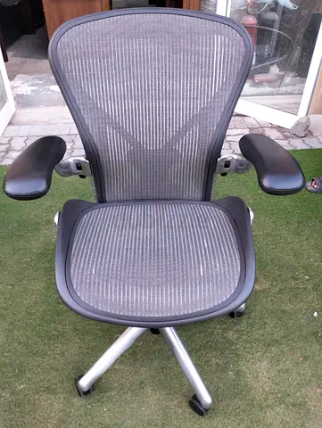 Herman miller Aeron chair aluminum polish size B