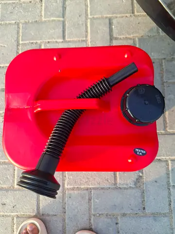 Red 20L Plastic Fuel/Gasoline Jerry Can with Pour Spout