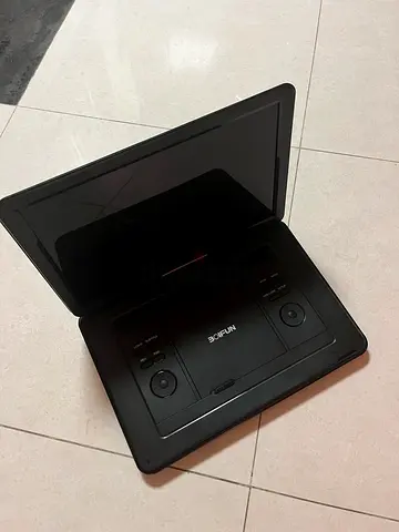 Portable 9" Swivel Screen DVD Player with Built-in Speakers - Good Condition