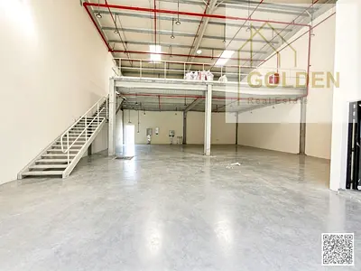 مستودع بكهرباء 125 KVA جاهز للأنشطة الصناعية والتجارية واللوجستية