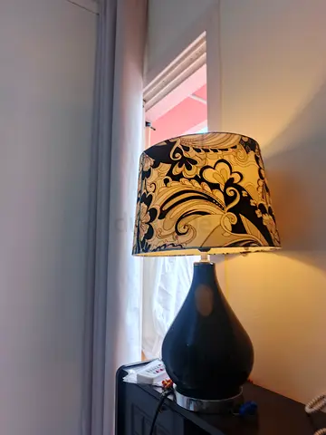 Elegant Ceramic Table Lamp - Modern Design (Excellent Condition)