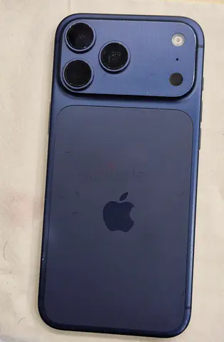 I phone 17 pro max,256 gb TDRA  93 battery  14 months apple cear plus warranty