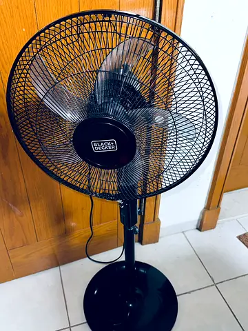 Black & Decker standing pedestal fan Used, Working