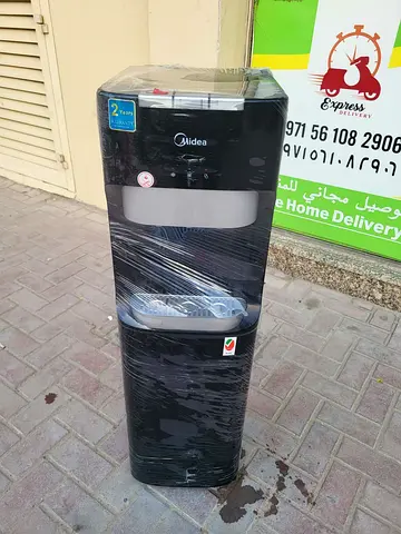 Bottom load water dispenser
