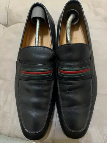 Black leather Gucci-style loafers with green-red stripe, pre-owned