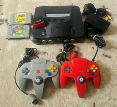 Nintendo 64 console bundle with 2 controllers + 2 games (working)