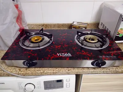 Vltava 2-Burner Gas Stove - Glass Top, excellent condition