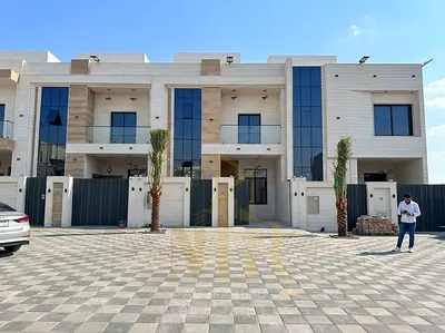 الحليو2 _عجمان | علي الشارع الرئيسي مع ارتداد امامي كبير~ 5 غرف ماستر ~ طابقين وروف | عرض يشمل رسوم التسجيل