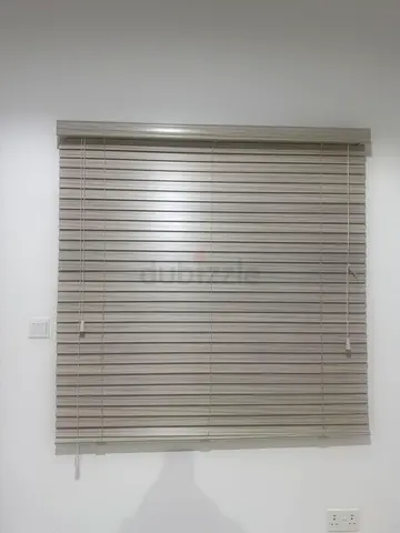 للبيع: 3 ستائر شرائح خشبية للشبابيك
For Sale: 3 Wooden Venetian Window Blinds