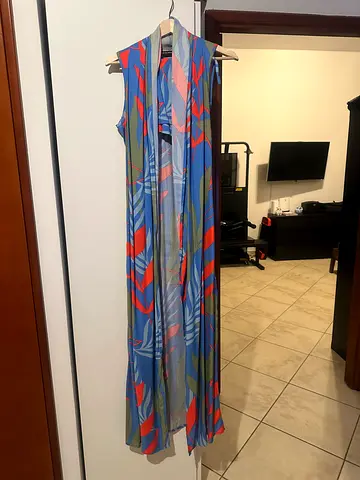Lightweight Maxi coord (cape and short) with Tropical Print - Size medium