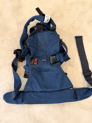 BabyBjorn Baby Ergonomic Carrier 3D in navy - front and back carrier - breathable mesh
