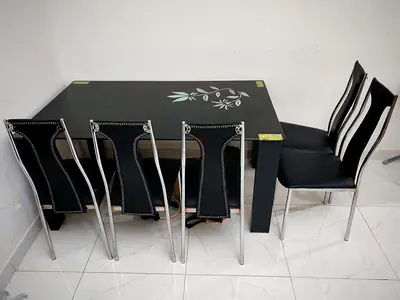 Black Glass Dining Table with 6 Matching Chairs