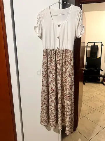 Lightweight white and floral midi dress, short sleeves, casual