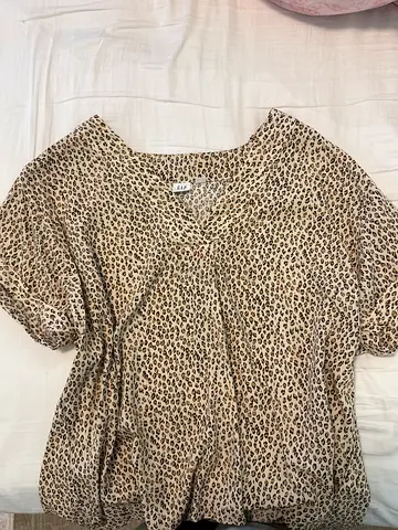 Beige Leopard Print Women's Blouse - Size Large (Good Condition)