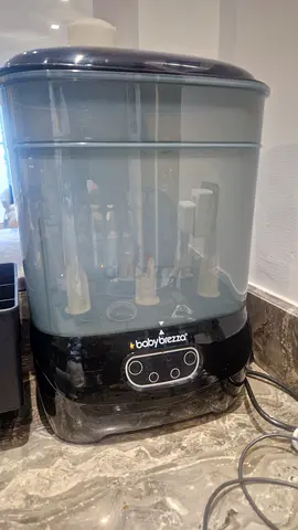 Baby brezza bottle steriliser and dryer