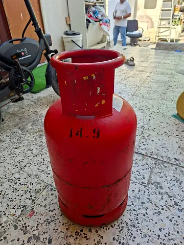 Dubai emirates cylinder full gas